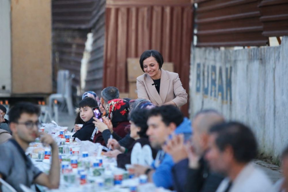 Karabağlar ’da Ramazan Bereketi Ortak Sofralarda Paylaşılacak