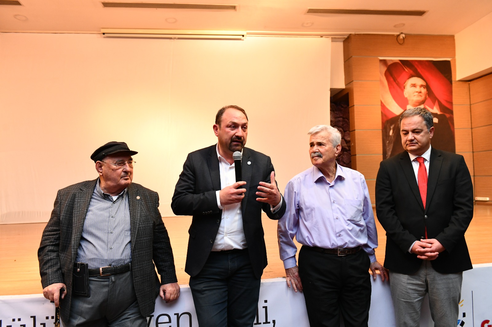 Komünist Osman Çiğli’de Seyirci ile Buluştu