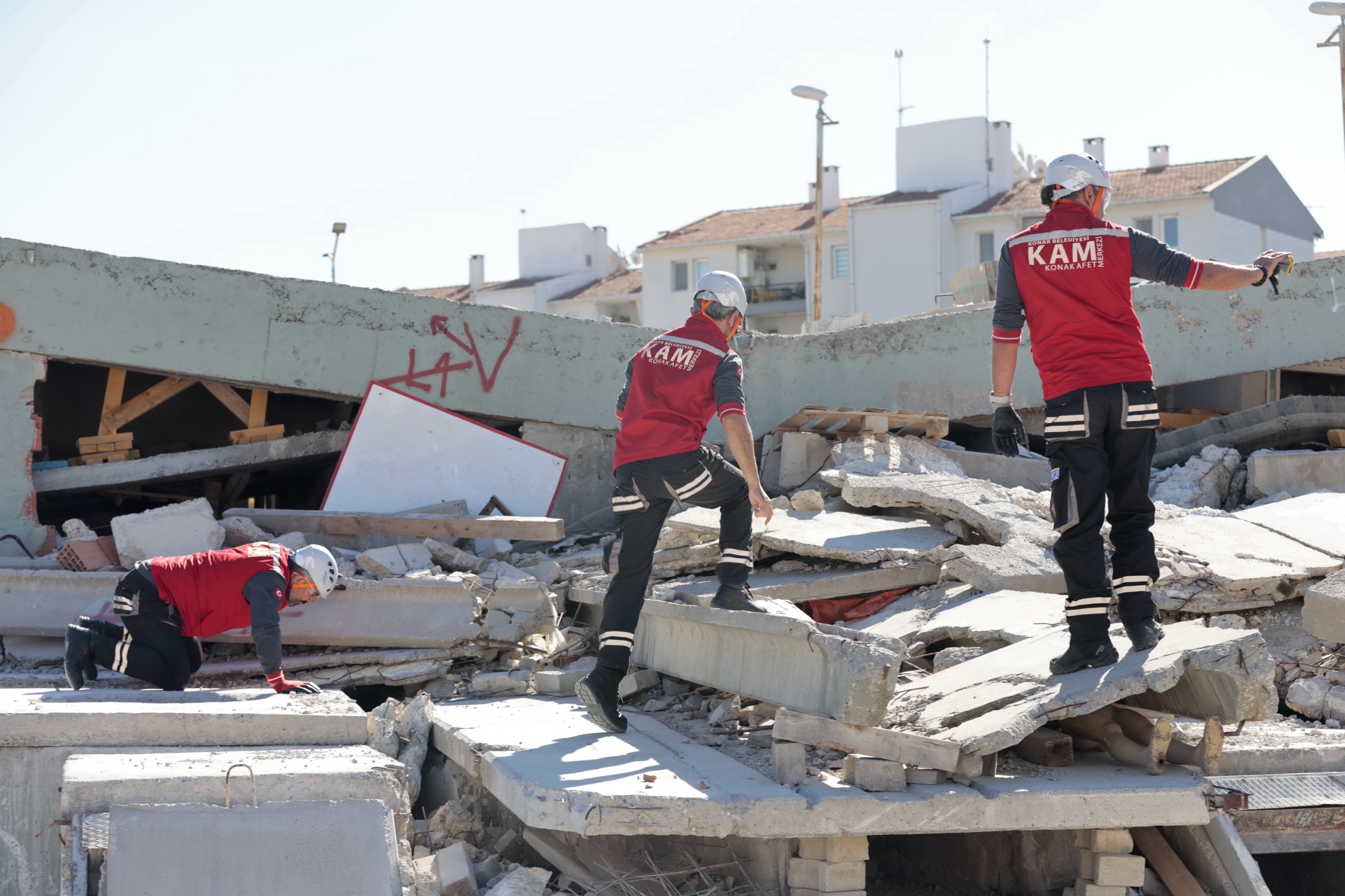 Konak’ın hayat kurtaracak timi sahaya indi