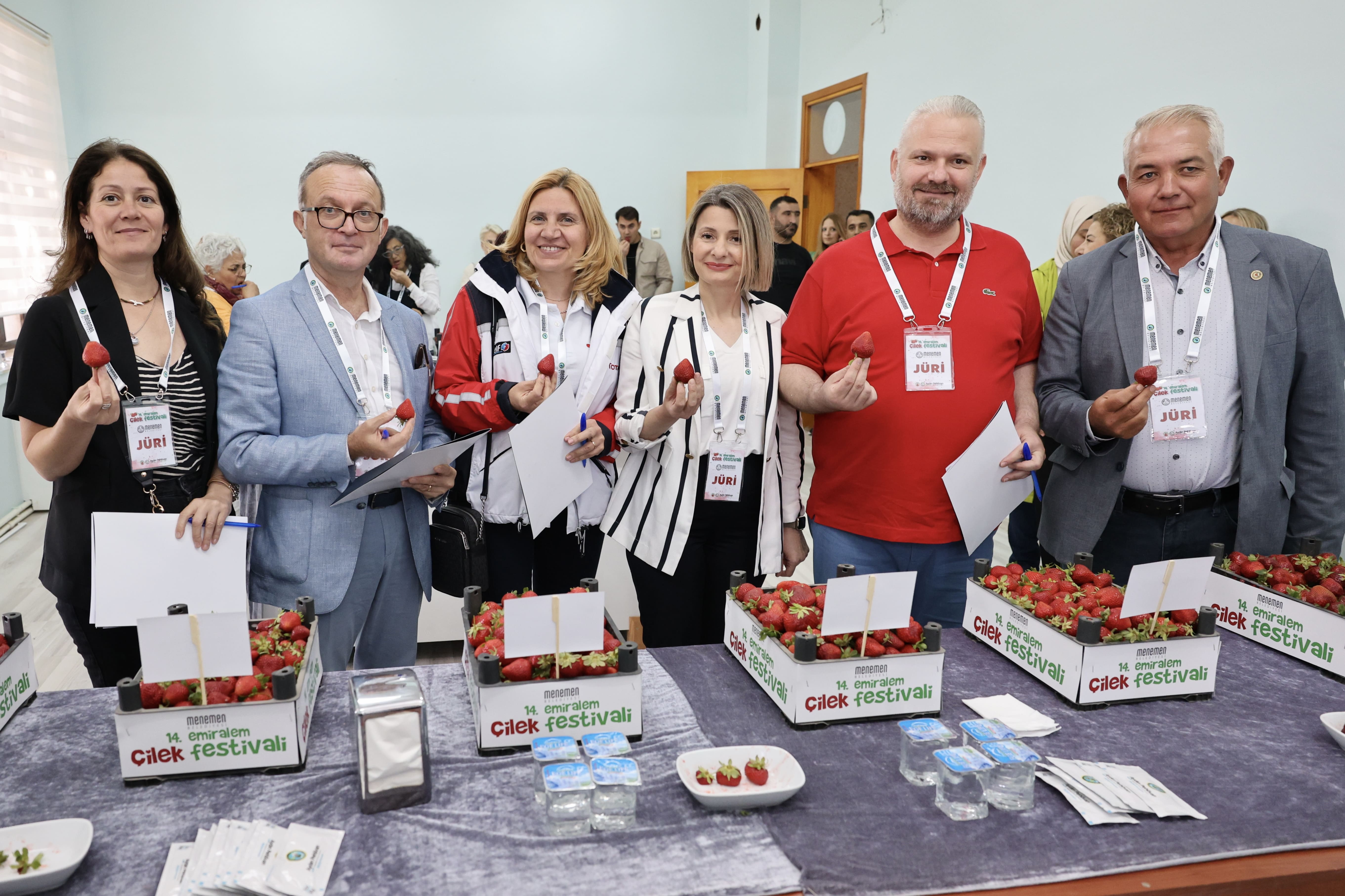 EMİRALEM ÇİLEĞİ, YÜZ BİNLERİ MENEMEN'DE BULUŞTURDU