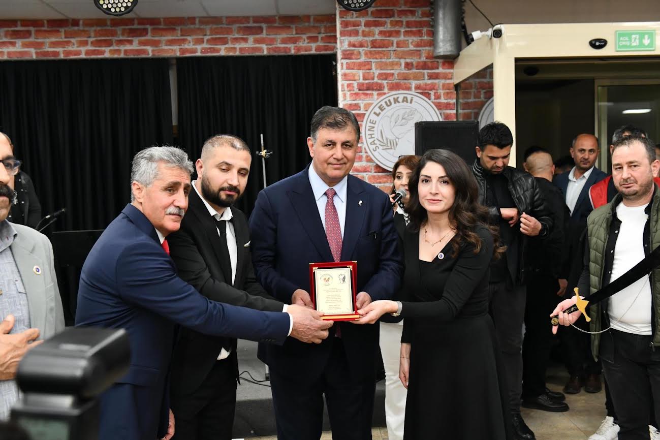 Başkan Tugay farklı partilerin adaylarının da katıldığı programda konuştu  