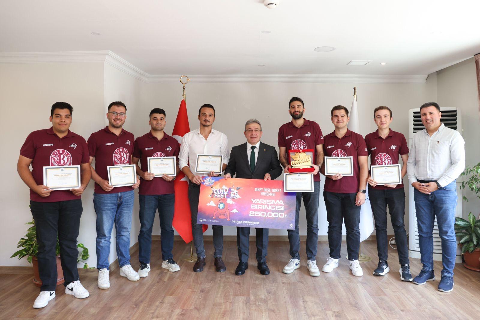 Rektör Yılmaz’dan Teknofest’ten Başarıyla Dönen Deü’lülere Teşekkür