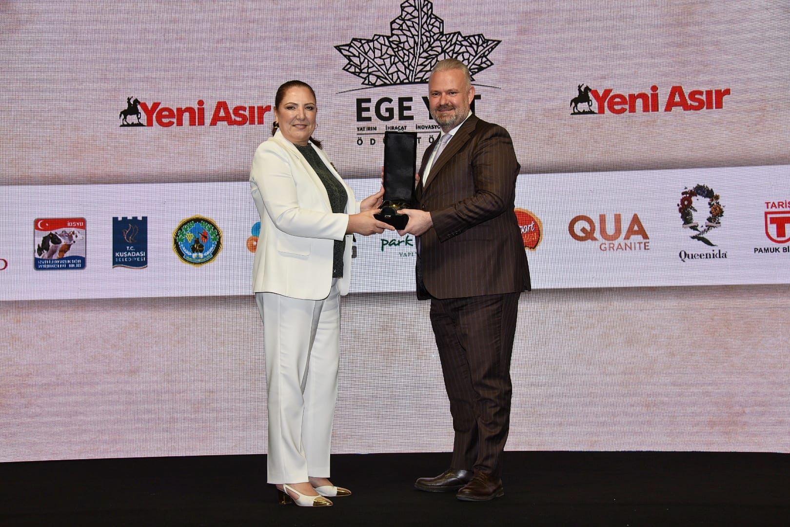 MENEMEN BELEDİYESİ’NE “GENÇLİĞİN VE GELECEĞİN KENTİ” ÖDÜLÜ