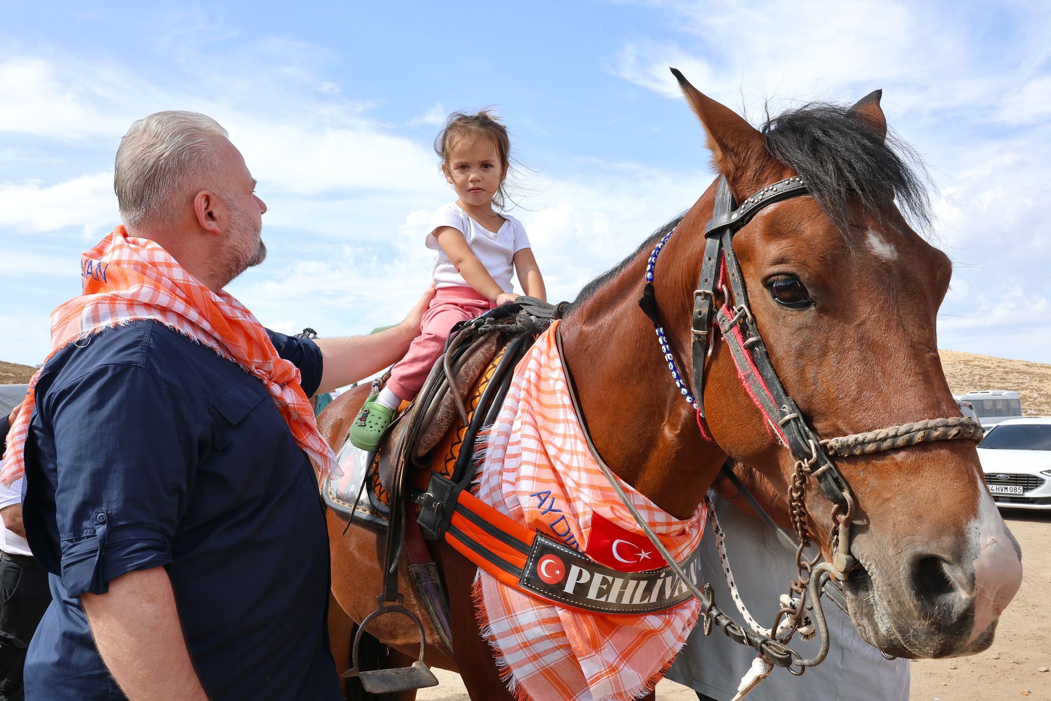 Başkan Pehlivan, Rahvan atçıları at üstünde selamladı