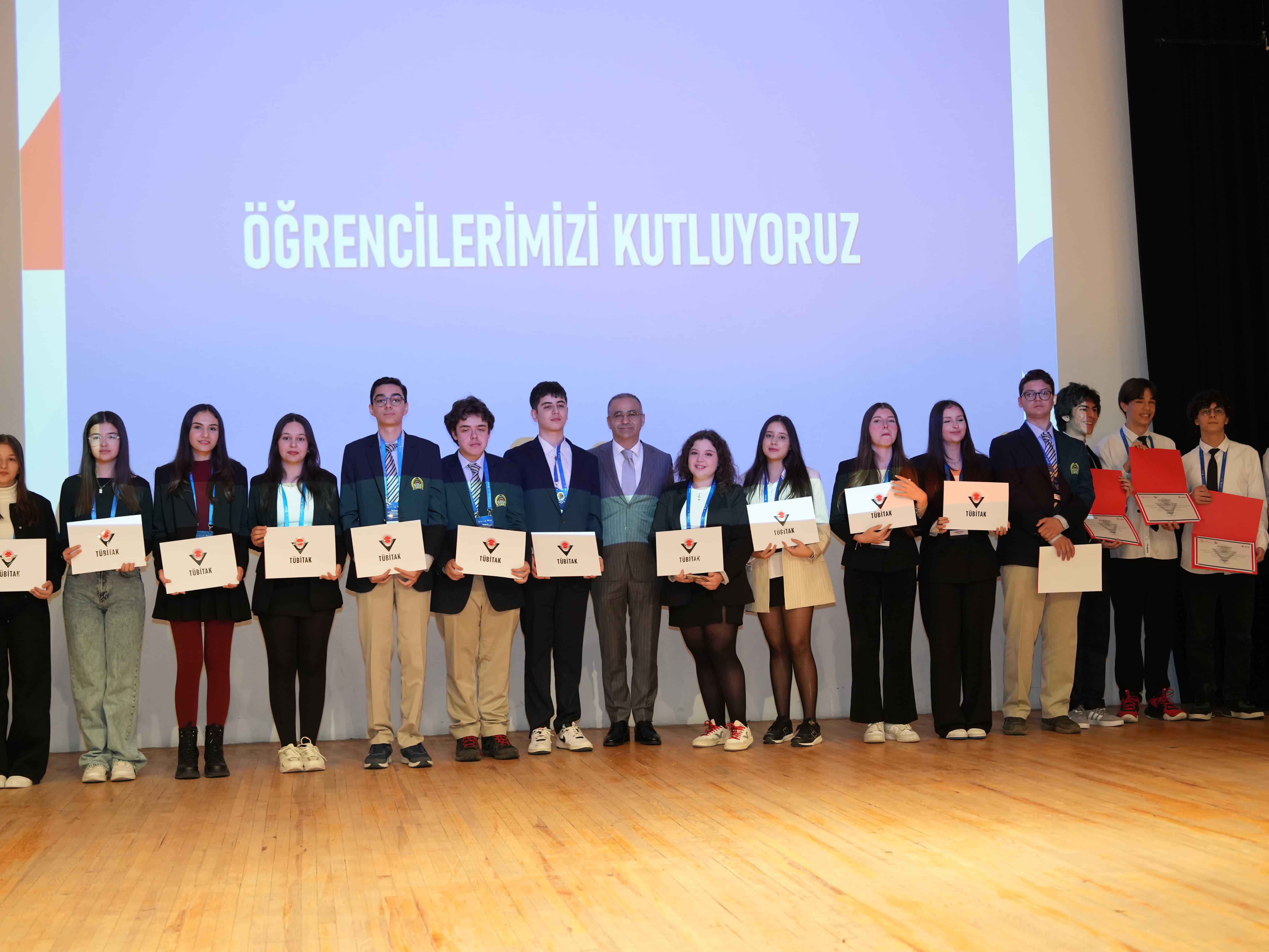 “TÜBİTAK 2204 56.  Lise Öğrencileri Araştırma Projeleri Yarışması İzmir Bölge Sergisi” Ödül Töreni, Büyük Bir Coşkuyla Gerçekleştirildi