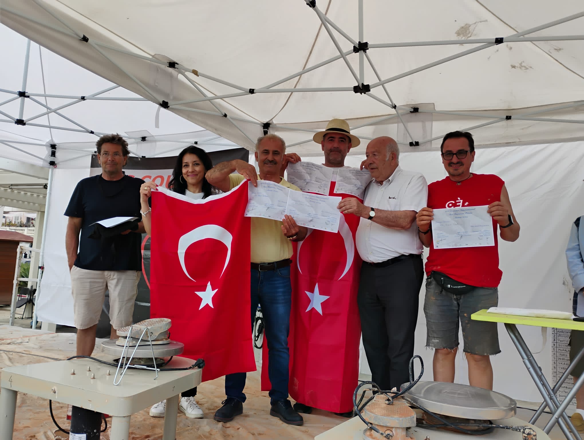 Menemenli ustalar Fransa’da da Zirvede… Menemen'e uluslararası gurur!