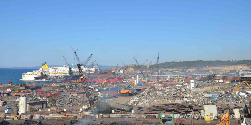 Aliağa Belediyesi Gemi Söküm Bölgesi Alanını Satın Aldı