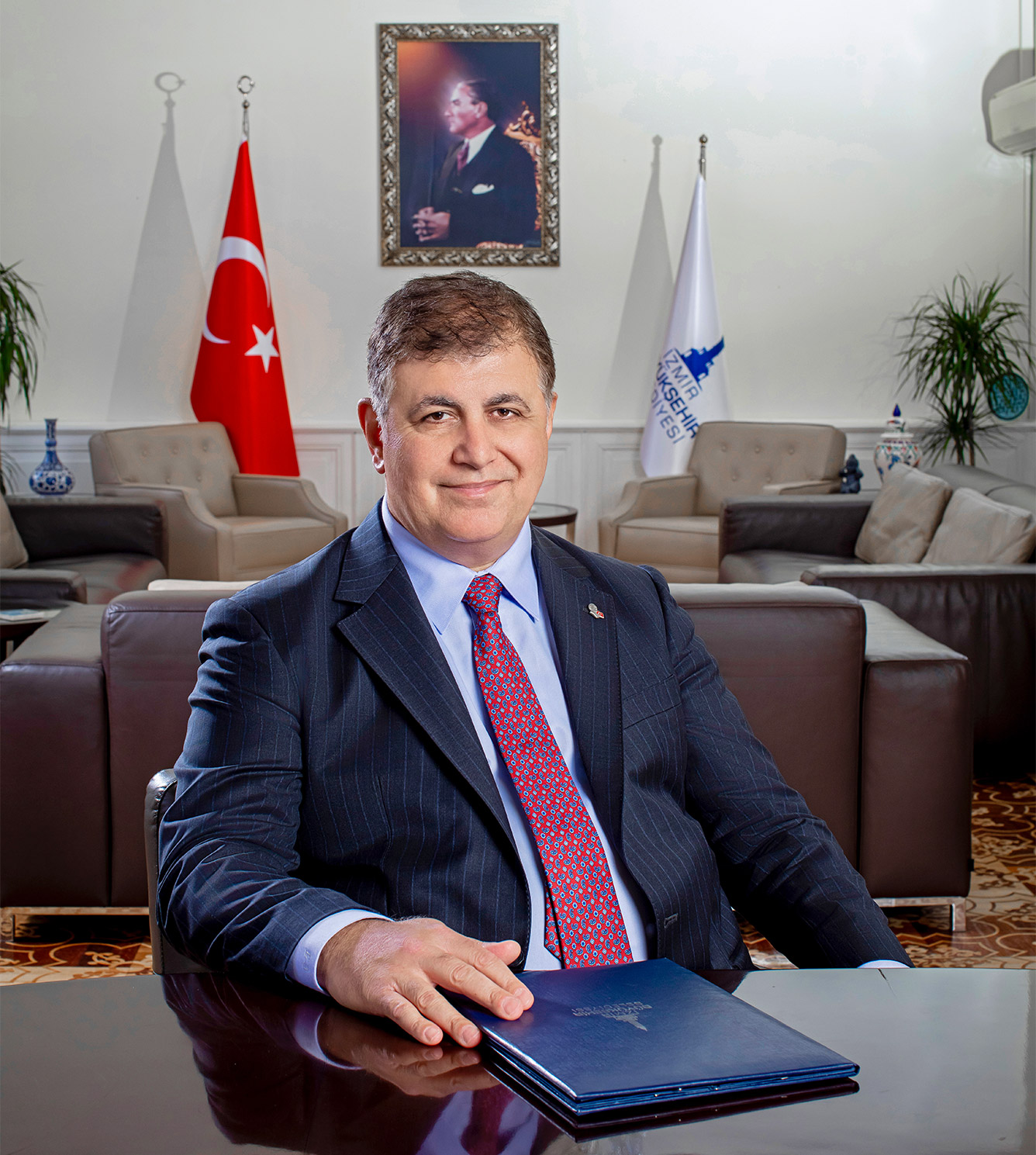 İzmir Büyükşehir Belediyesi'nde çalışan Kamu Emekçileri’nden Başkan Tugay’a yanıt.