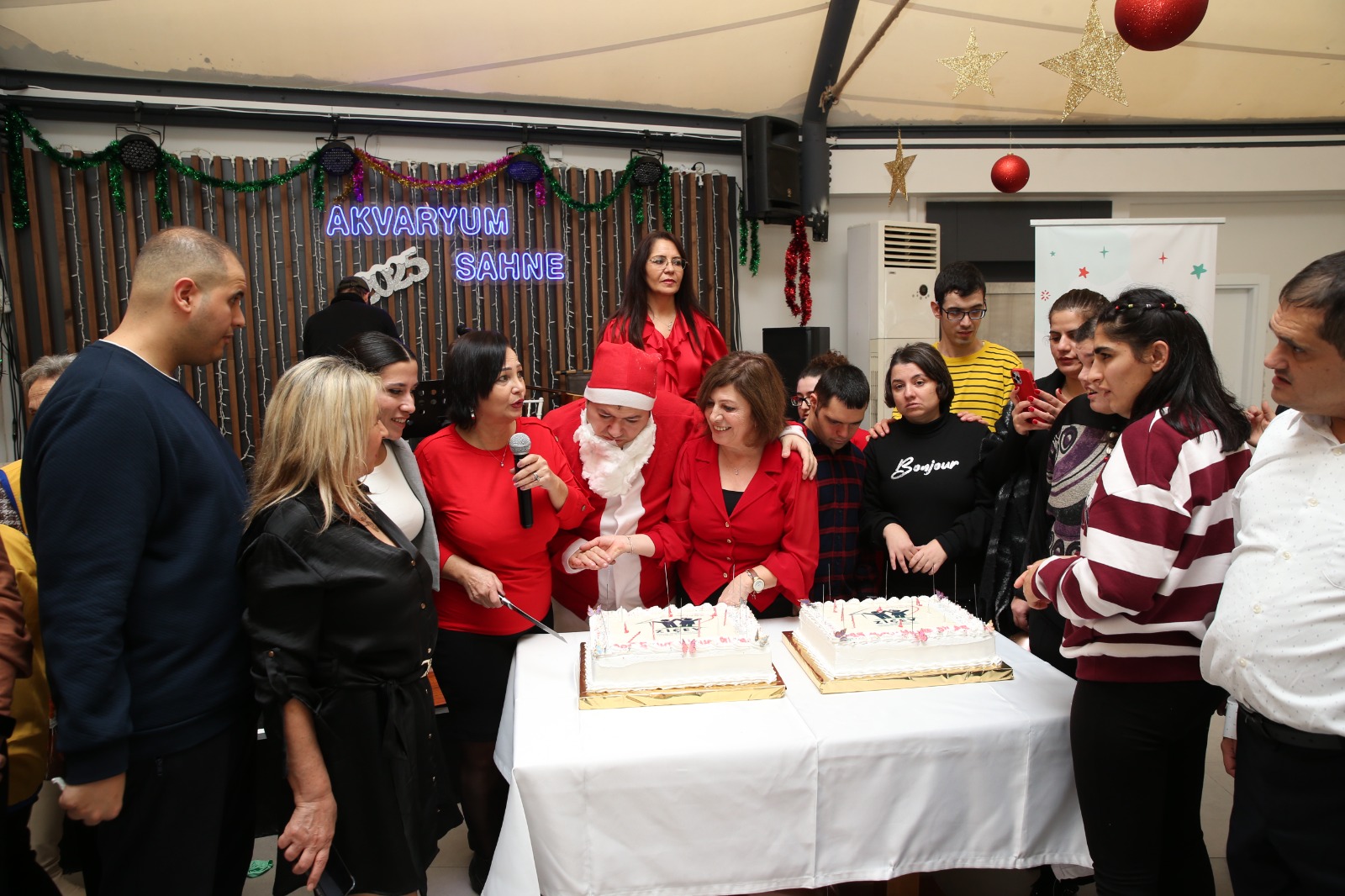 Çiğli Belediyesi’nde özel gereksinimli çocuklar için unutulmaz yılbaşı partisi