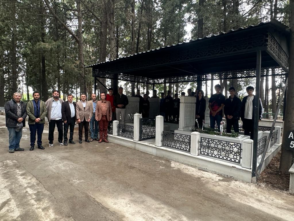 HAYIRSEVER ÖĞRETMEN HATİCE BAHRİYE YAĞCI KABRİ BAŞINDA ANILDI.