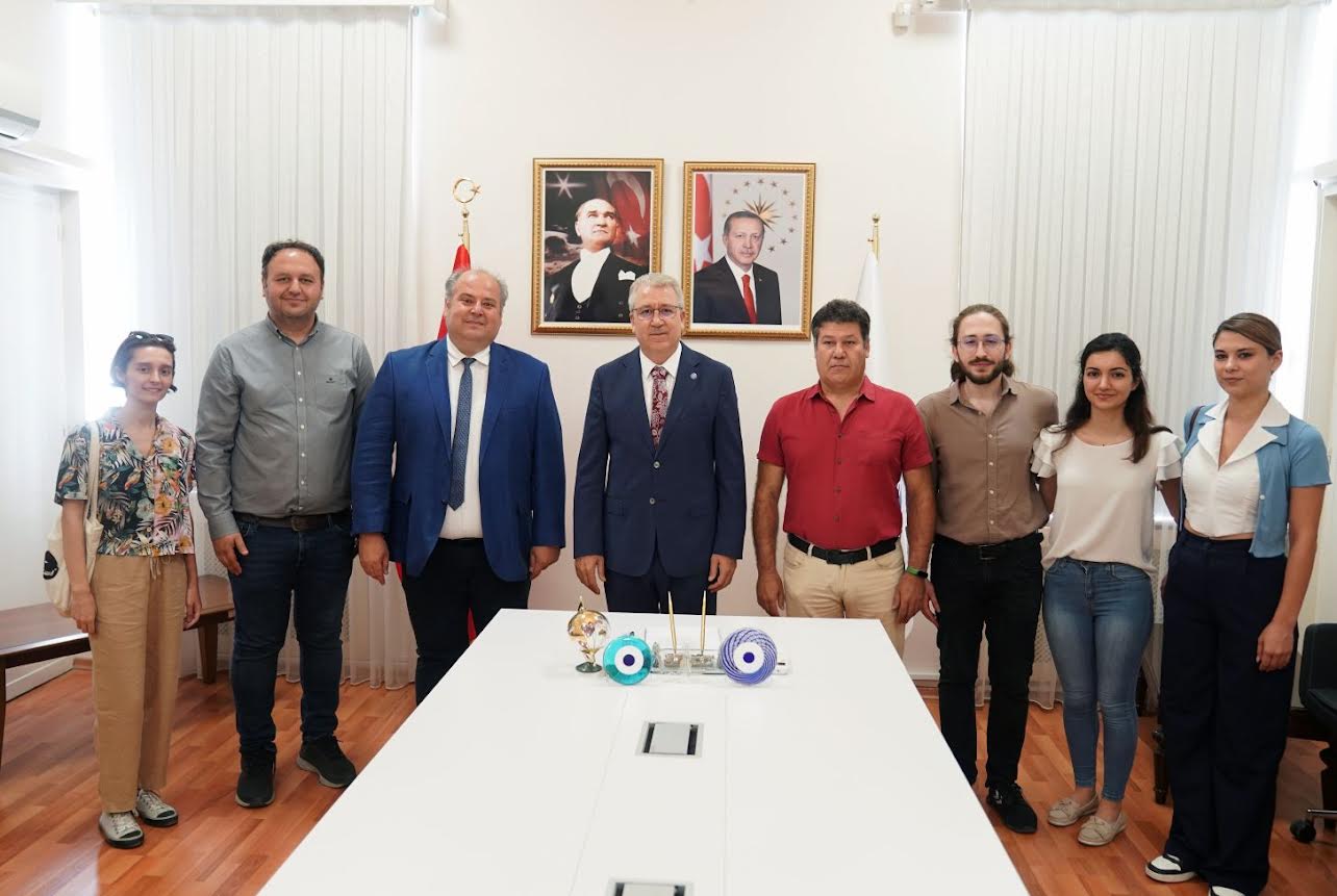 Egeli akademisyenlerden Güneş Enerjisi Panellerinin geri dönüşümüne katkı sağlayacak proje