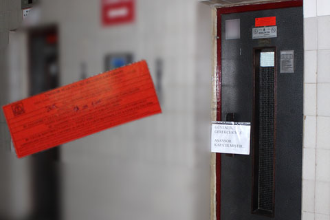 İZMİR’DE 3126 ASANSÖRE KIRMIZI ETİKET