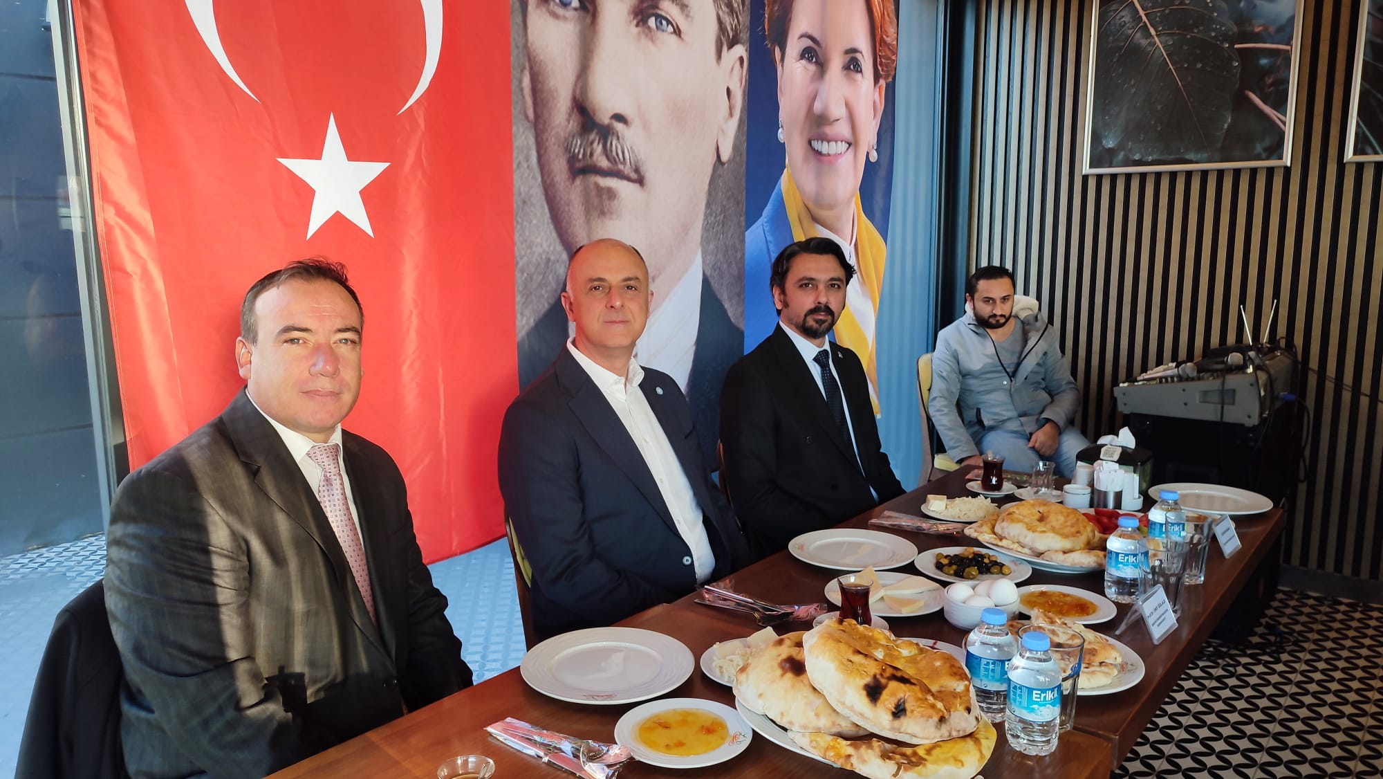 İYİ Parti İzmir Belediye Başkan adayı Özlale: “İzmir hiçbir partinin kalesi olamayacak kadar derin bir kültüre sahip”