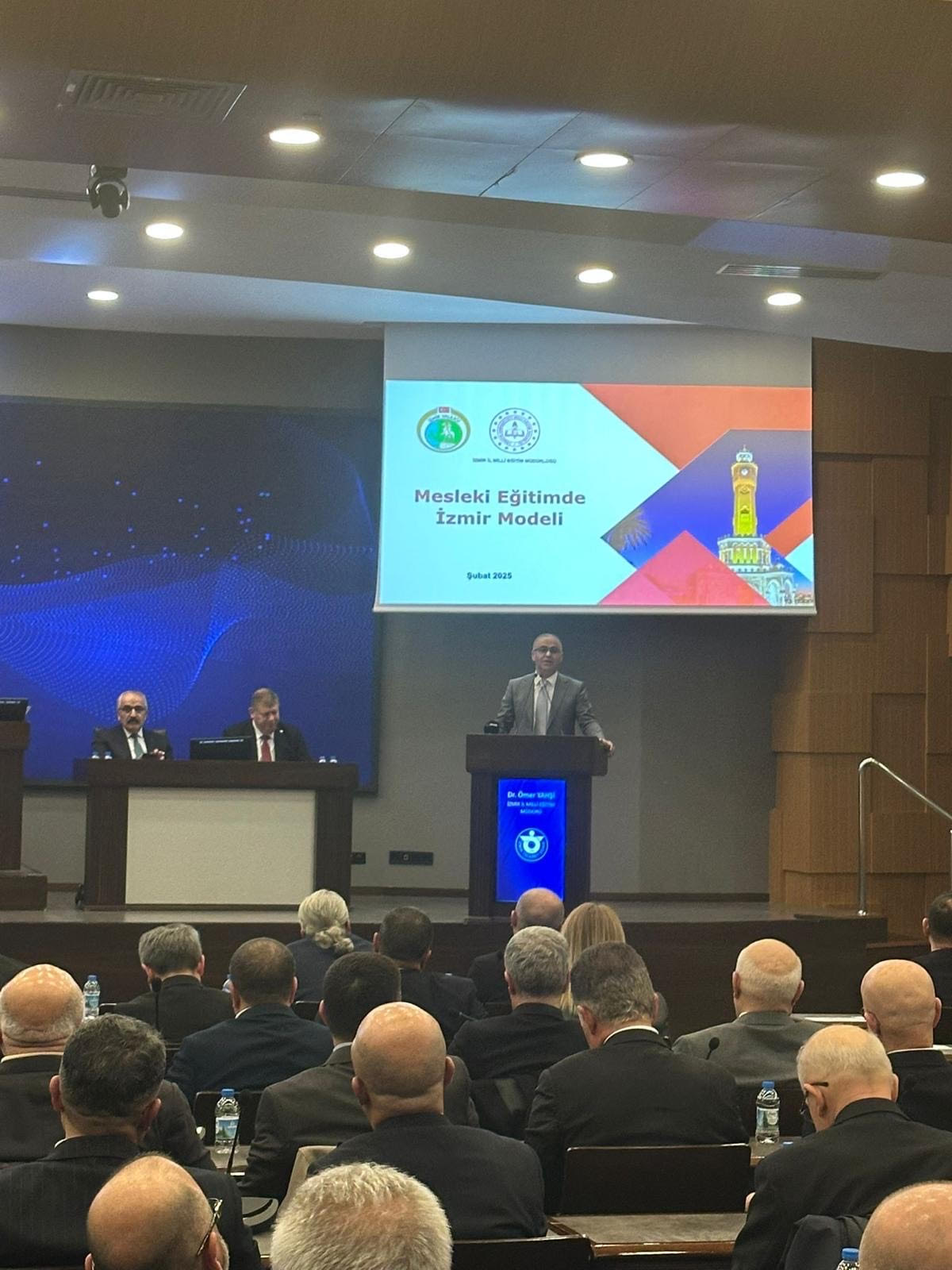 İzmir İl Millî Eğitim Müdürü Dr. Ömer Yahşi “Meslekî Eğitimde İzmir Modeli” ini Tanıttı