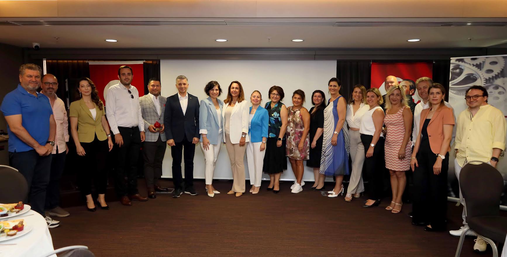 KESİAD’dan okullara kütüphane kampanyası