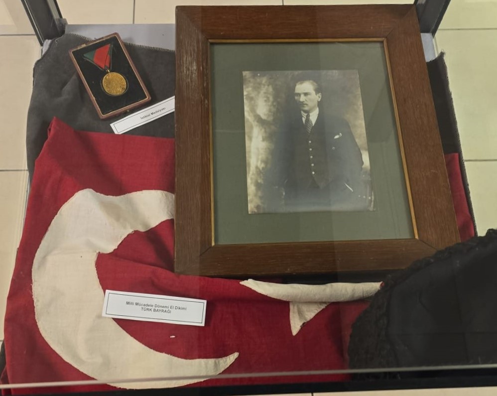 İzmir’de Atatürk’e Duyulan Saygı ve Özlem Göz Doldurdu