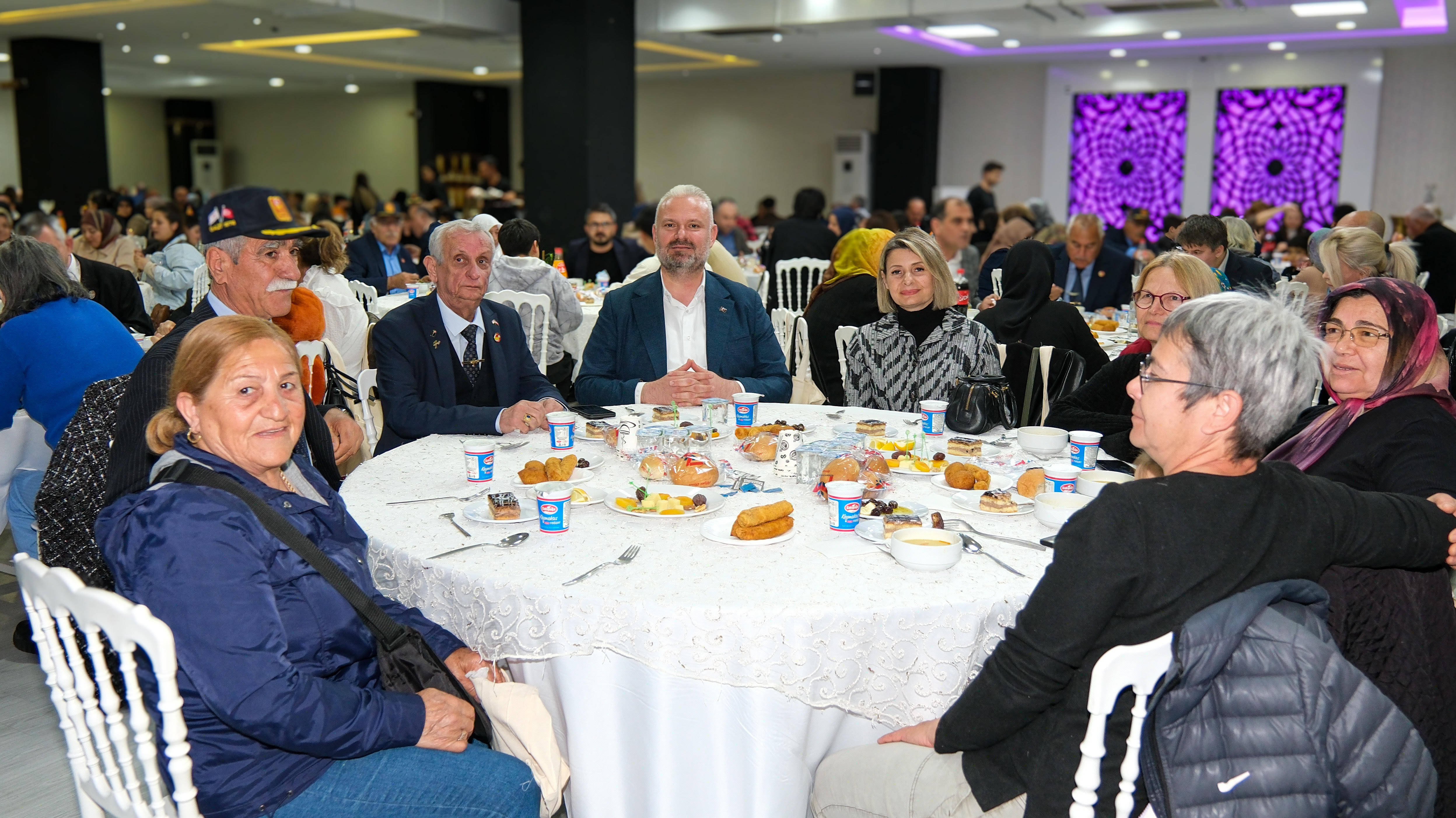 MENEMEN’DE İLK İFTAR ŞEHİT AİLELERİ VE GAZİLERLE