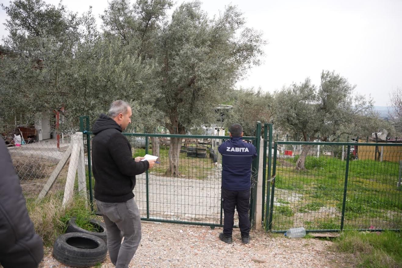 Torbalı Belediyesi, tarımı yok eden “Hobi bahçelerini” mühürledi