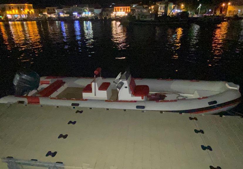 Foça Açıklarında Bulunan Botun Sahibi Aranıyor