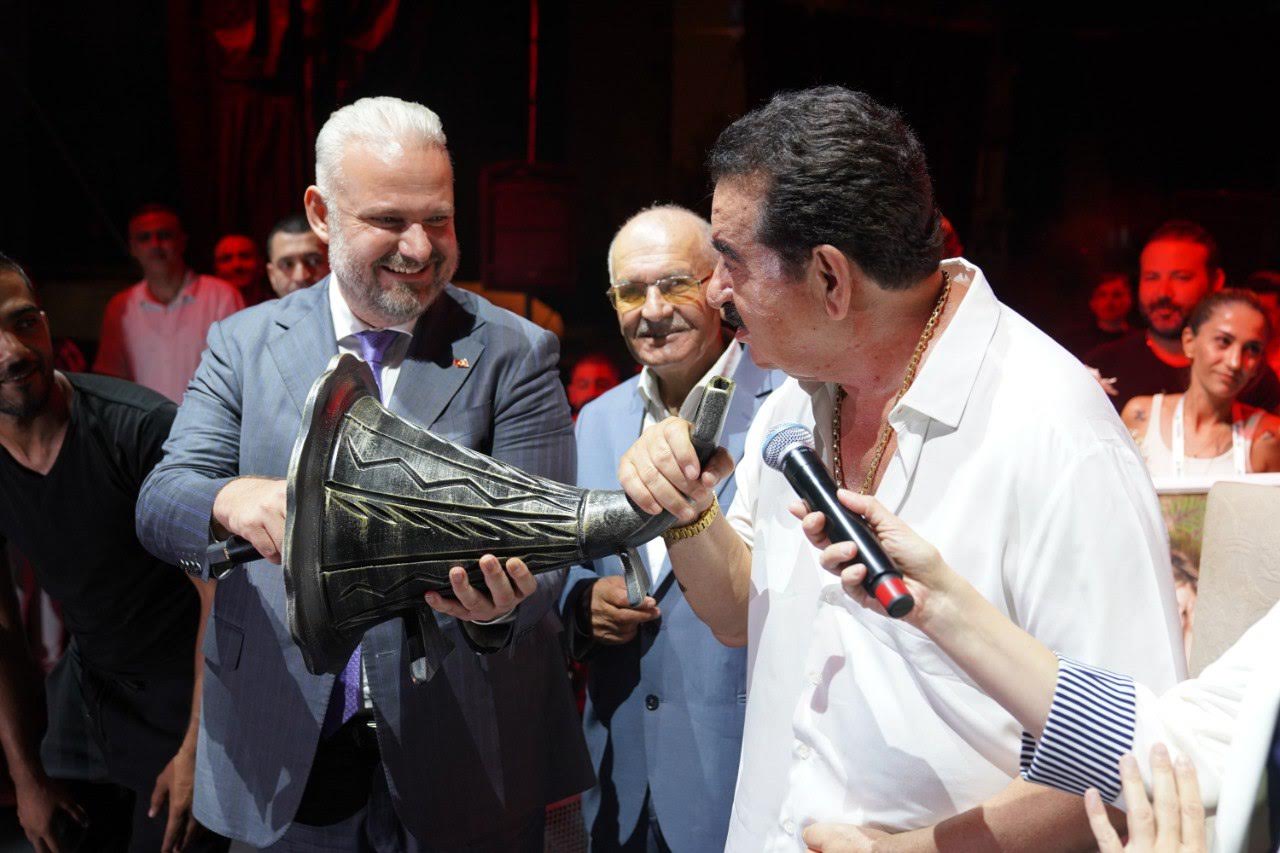 ASARLIK’TA YILDIZLAR GEÇİDİ..ULUKENT’E AİLE SAĞLIK MERKEZİ GELİYOR