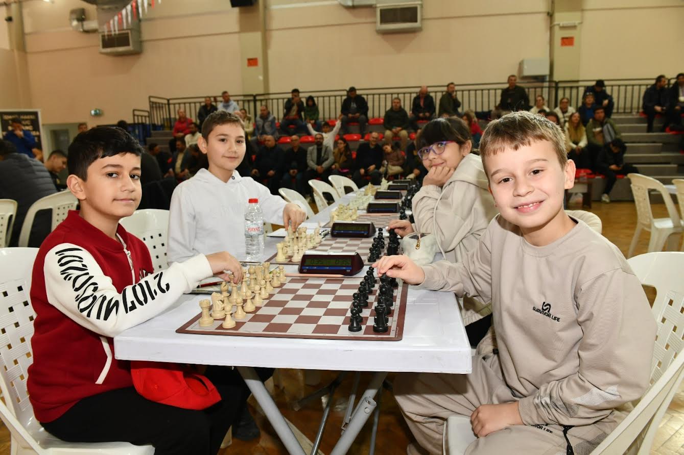 384 Sporcunun Katılımıyla: Çiğli Belediyesi İsmail Hakkı Tonguç Satranç Turnuvası