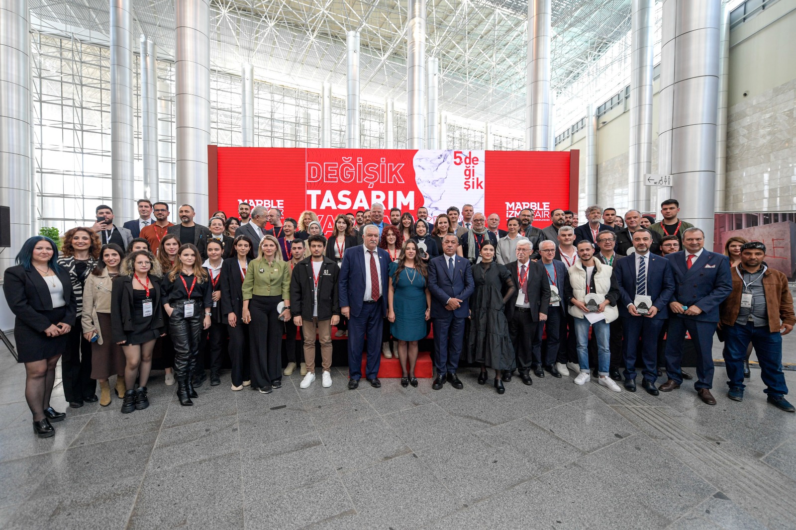 Dünyaca ünlü karikatüristler İzmirliler için çizdi