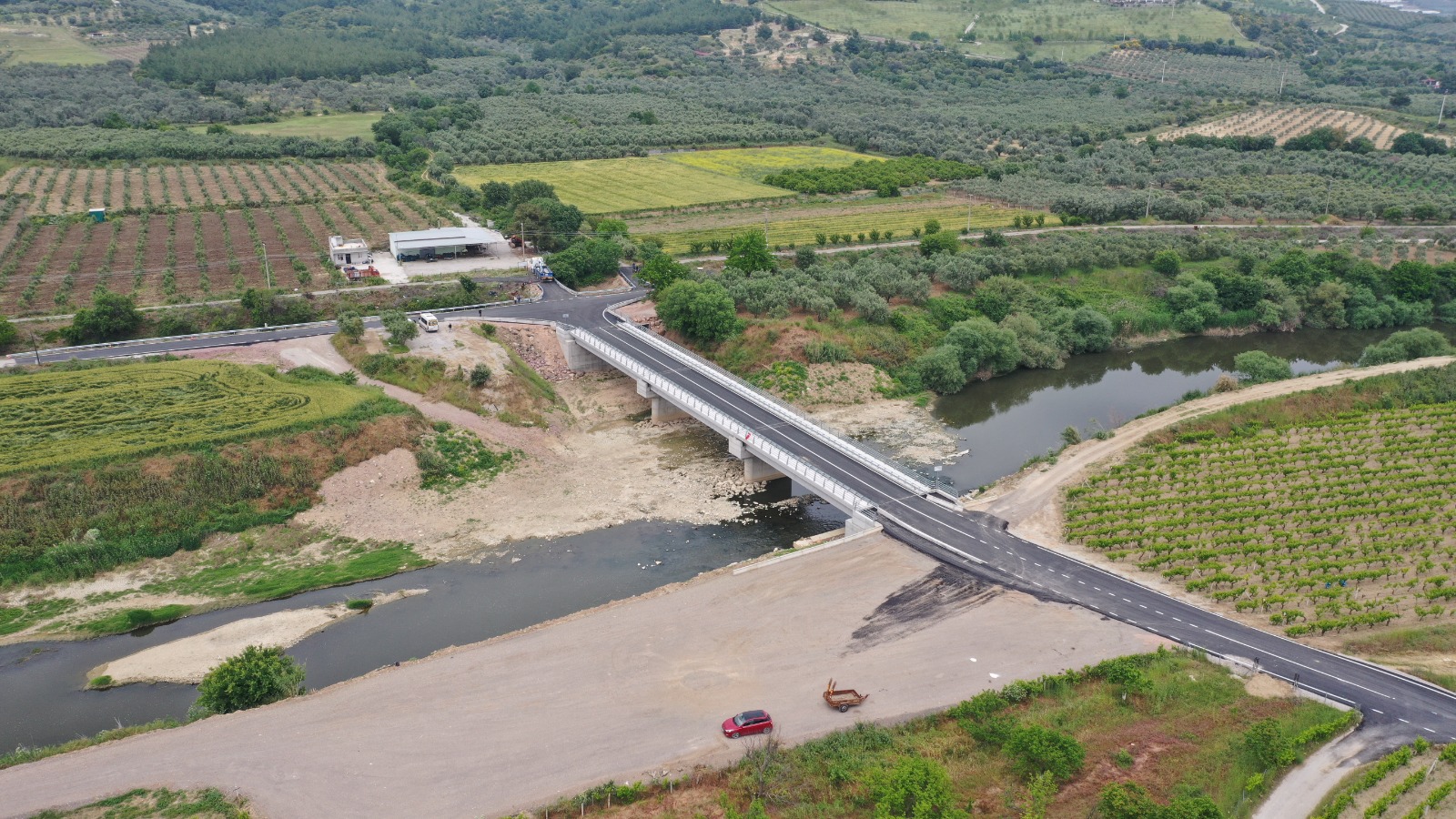 Menemen Hasanlar Köprüsü trafiğe açıldı Gediz’in iki yakası bir araya geldi