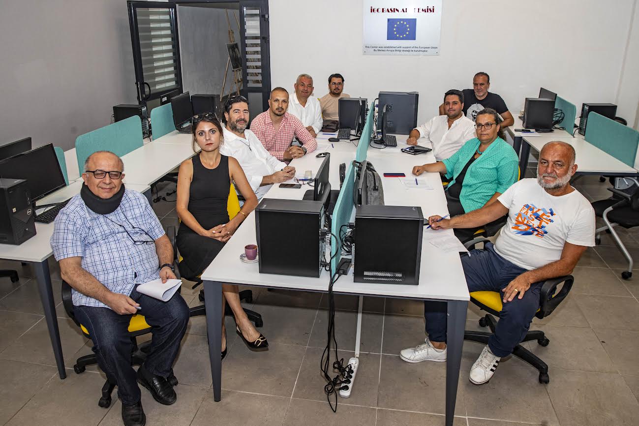 Bergamalı gazeteci-yazar Şakir Süter anısına İzmir Gazeteciler Cemiyeti, Bergama Belediyesi iş birliği ile bu yıl 12. düzenlenen Şakir Süter Gazetecilik Yarışması kazananları belli oldu 