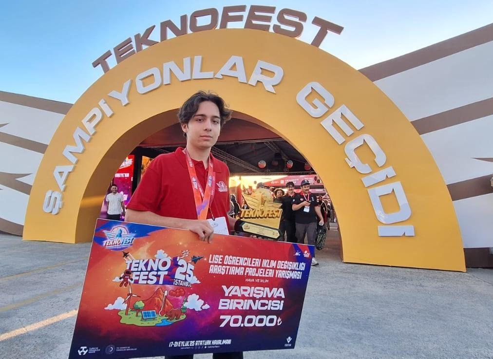 İzmir Fen Lisesi Öğrencisi, TEKNOFEST 2025’te Türkiye Birincisi Oldu