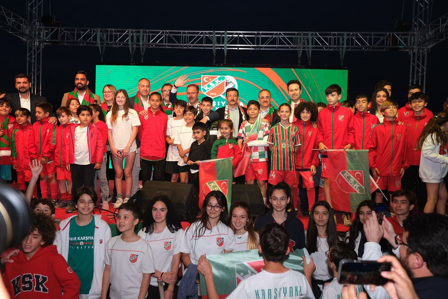 AK Partili Sürekli, “Gençlerin siyasette daha çok yer almasını istiyoruz”