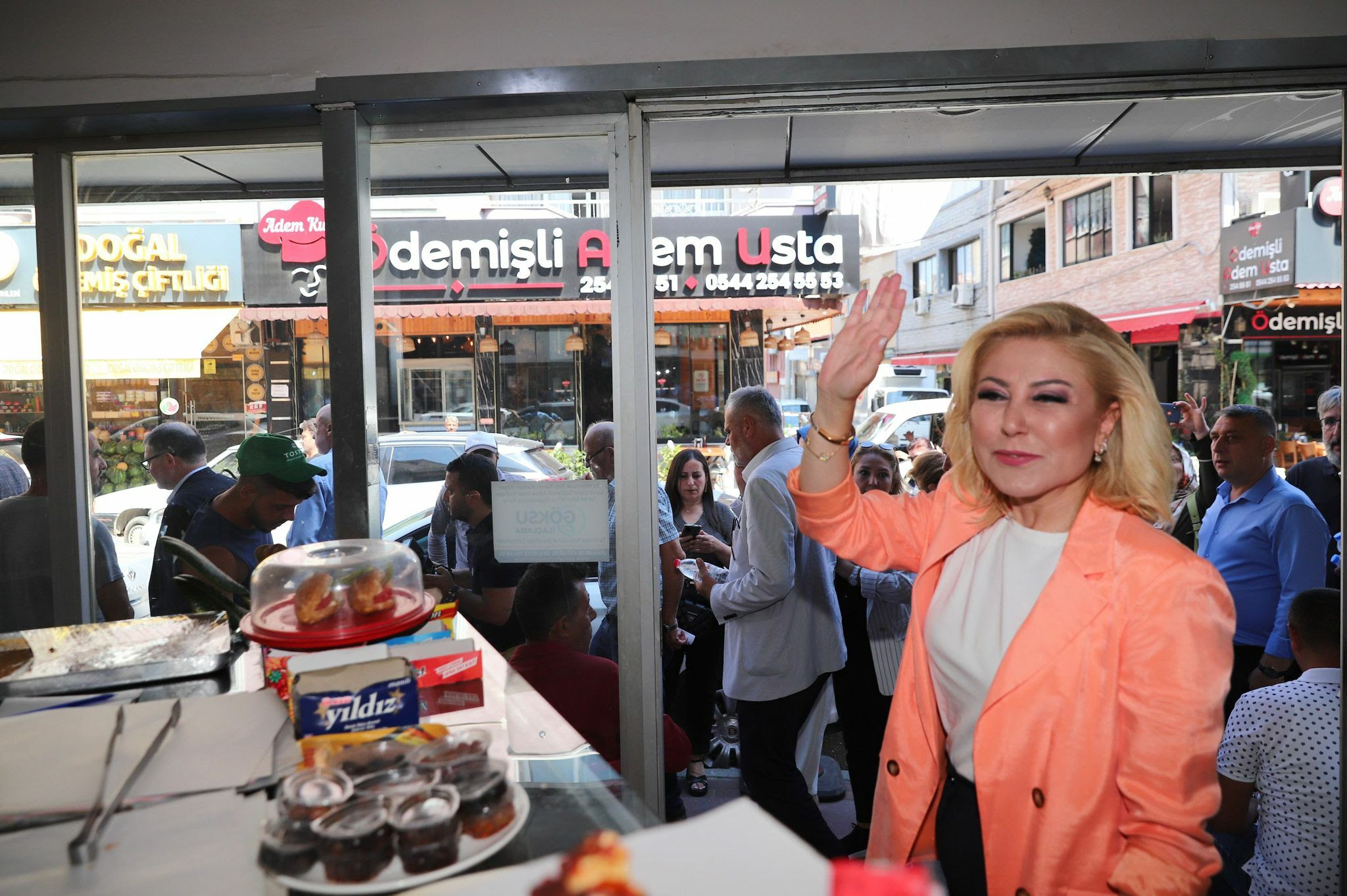 AK PARTİ İZMİR MİLLETVEKİLİ BURSALI'DAN BÜYÜKŞEHİR BELEDİYESİ'NE 'SEYYAR TUVALET' TEPKİSİ