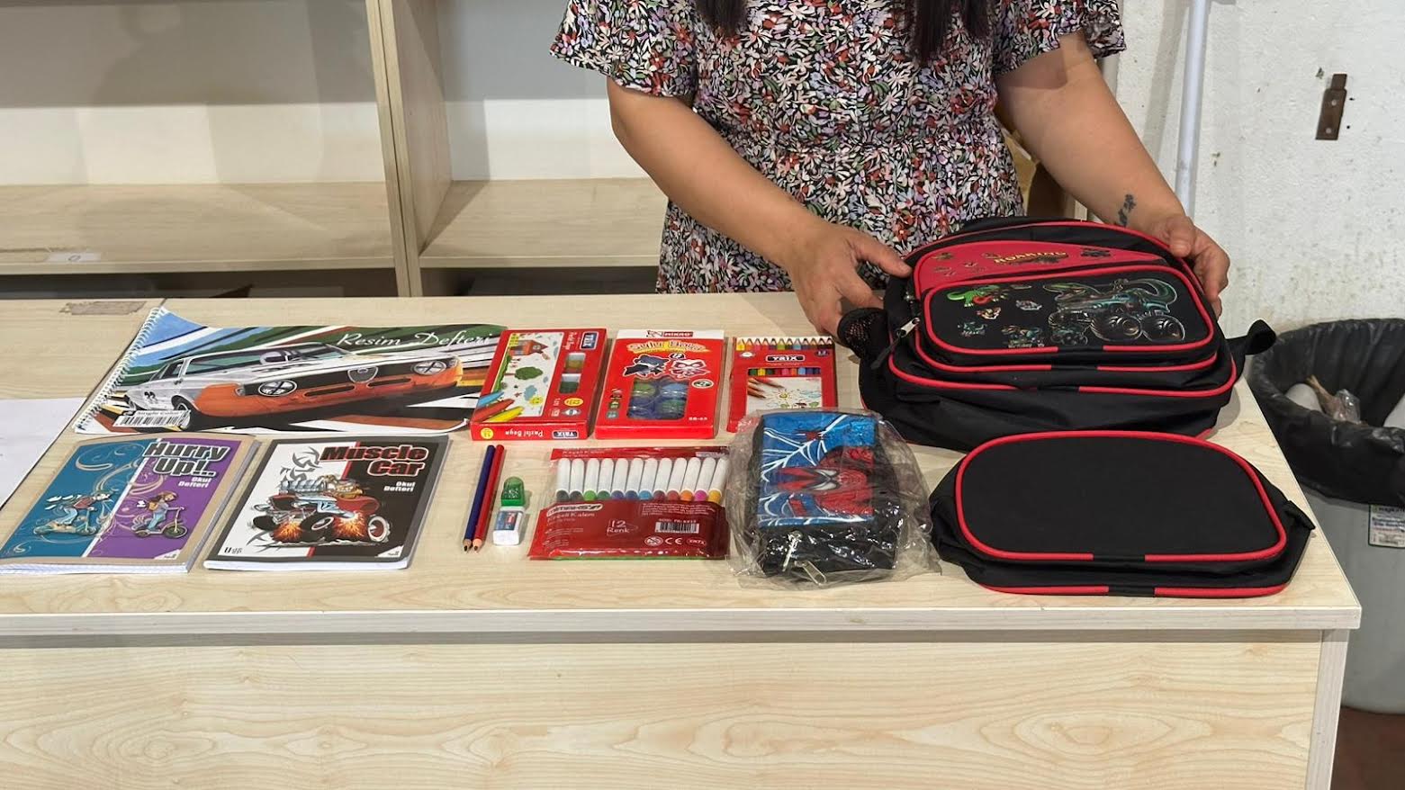 Menemen Belediyesi’nden öğrencilere kırtasiye desteği