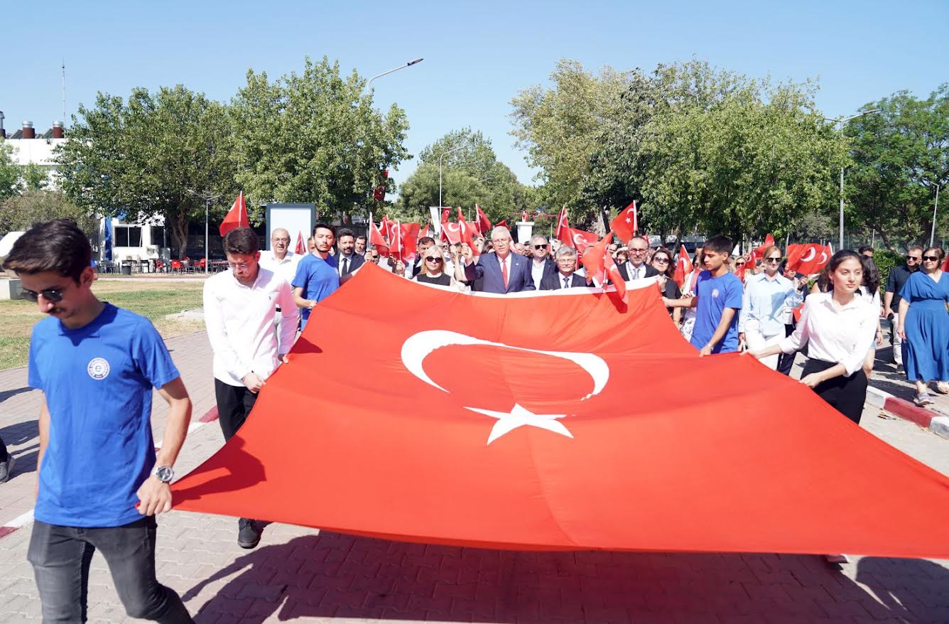  “Zaferin Adı Türkiye”  Ege Üniversitesi 15 Temmuz’da bir kez daha tek yürek oldu