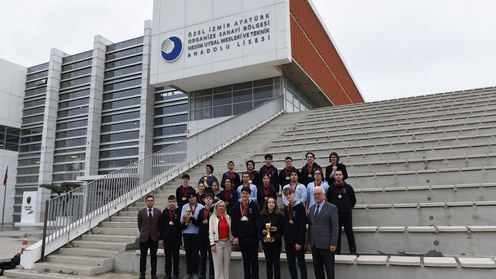 Özel İzmir Atatürk Organize Sanayi Bölgesi Nedim Uysal Mesleki ve Teknik Lisesi'nden Yeni Başarılar!