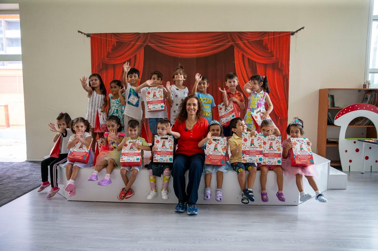 Karşıyaka Belediyesi’nden 2 bin öğrenciye kırtasiye seti