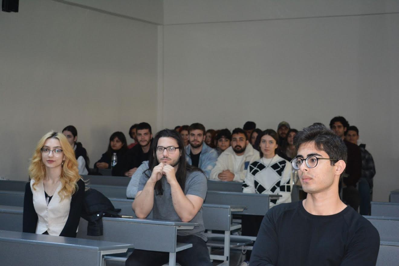 EÜ’de “Cumhuriyetin İlanı” Konferansı.  Öğr. Gör. Dursun, “Cumhuriyet, milli irade demektir”