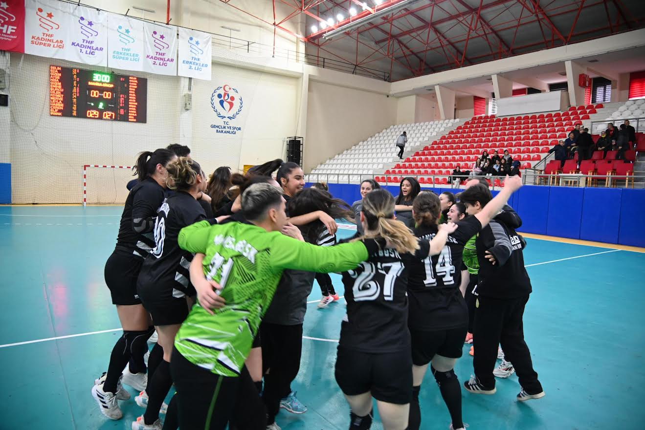 Manisa BBSK Hentbol Takımı Tarih Yazdı  İlk Sezonda 1. Lig’e Yükseldiler